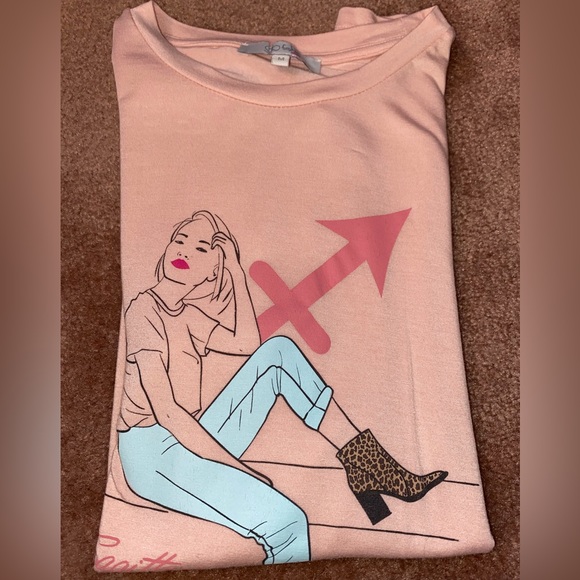 Sagittarius pink tshirt size medium - Picture 3 of 4